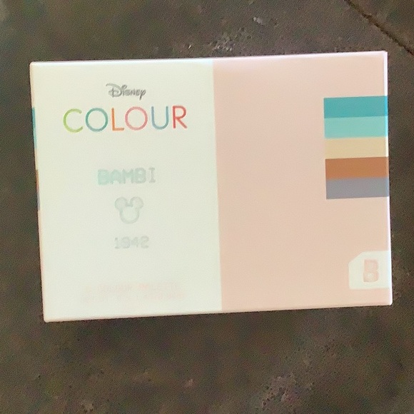 Beauty Bay Disney Bambi 1942 6 Pan Eyeshadow Palette BNIB - Picture 2 of 8